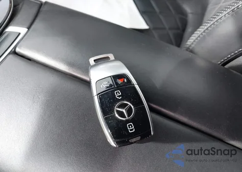 2018 Mercedes-Benz E 400 4Matic z USA, uszkodzony, nr VIN WDD1J6GB2JF008326